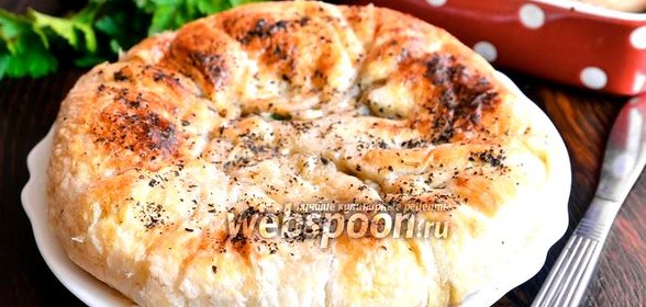 Осетинский пирог с зеленью, грибами и фаршем