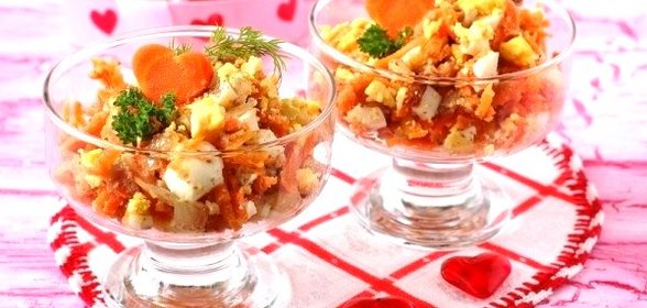 Салат «Зимний» из варёной моркови лука и орехов
