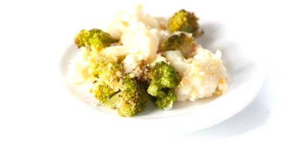 Печеная цветная капуста с брокколи, чесноком и лимоном