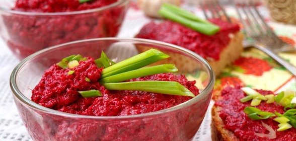 Свекольный мусс с брынзой