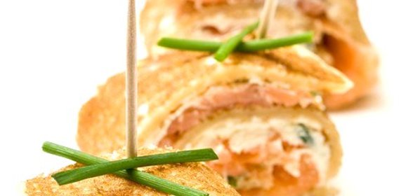 Закуска с семгой и ветчиной