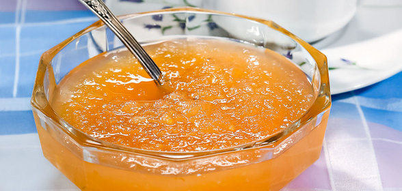 Мясной салат с клюквой