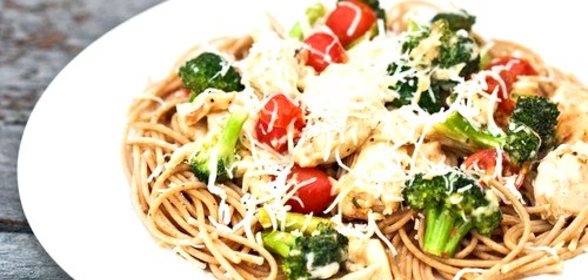 Спагетти с красным вином и брокколи