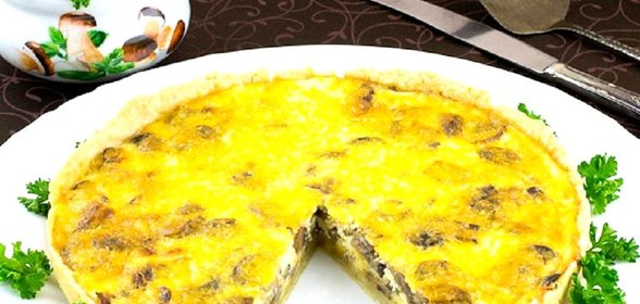Пирог с грибами и сыром