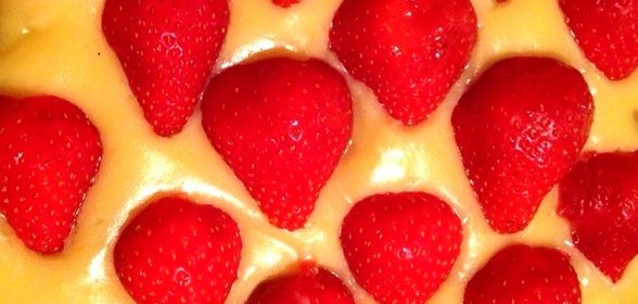 Торт с клубникой и заварным кремом