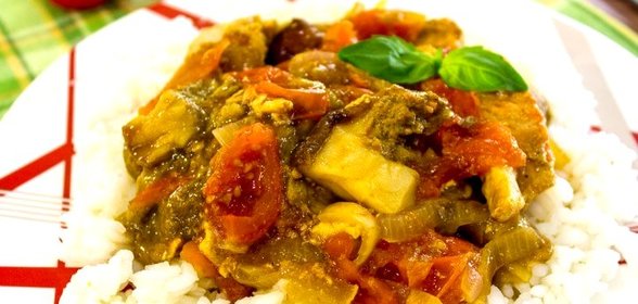 Индейка с белыми грибами, запеченная в горшочке