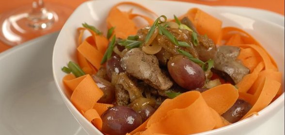 Куриная печенка с виноградом