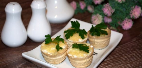 Тарталетки с икрой и сливочным сыром