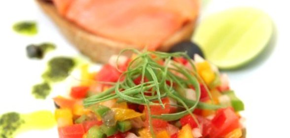 Севиче из лосося на тостадас