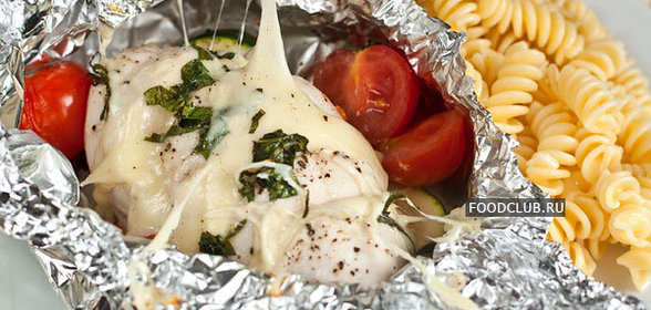 Куриные грудки, запеченные в фольге с овощами