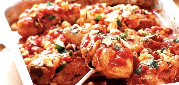 Курица в томате с нутом