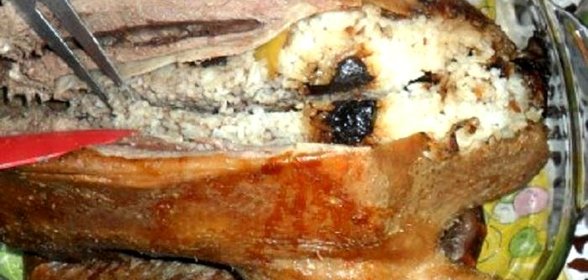 Гусь фаршированный черносливом и рисом