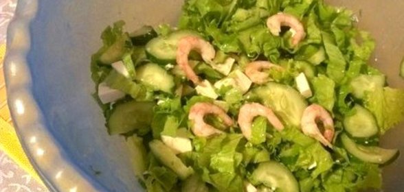 Легкий салат с креветками и сыром «Фетакса»