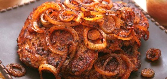 Луковые кольца в соусе для мяса на гриле