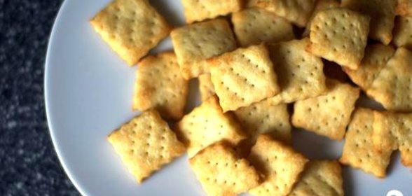 Крекеры с сыром Пармезан