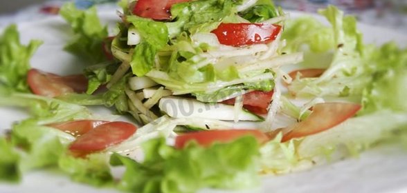 Летний салат с острым маслом