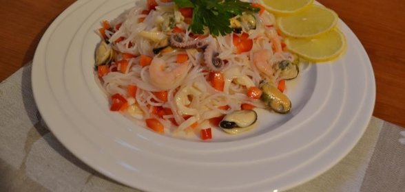 Коктельный салат