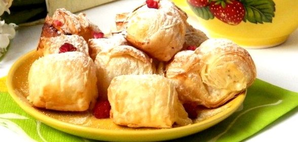 Слойки с заварным кремом