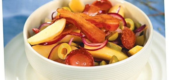 Картофельный салат с копченостями