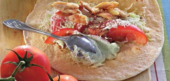 Лепешки с курицей и острым перцем