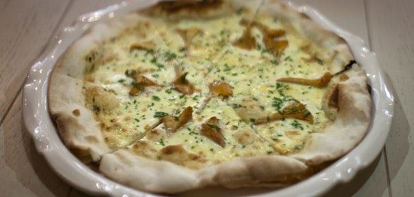 Пицца с лисичками