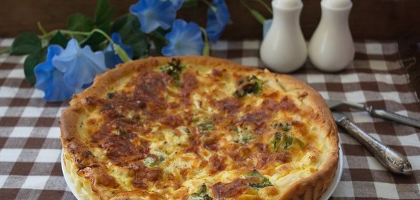 Киш с курицей и брокколи