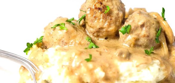 Тефтели в сметанном соусе