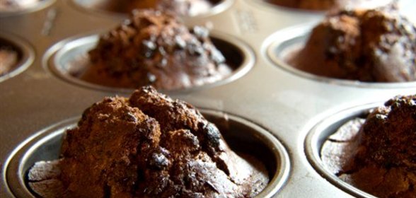 Шоколадные кексы с черникой