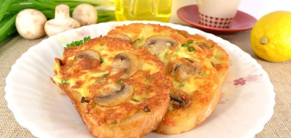 Сырные гренки с припеком из шампиньонов