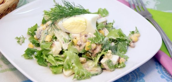 Салат с тунцом и кукурузой