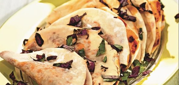 Аджарские лепешки с бараниной