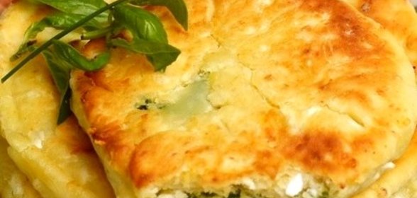 Сырные лепешки с ветчиной