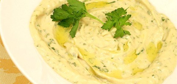 Салатная заправка из тахини с лимонным соком