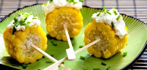 Кукуруза в початках с фетой и мятой