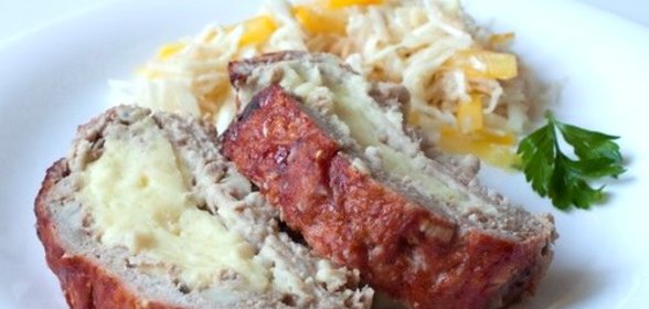 Мясной рулет с картофельным пюре