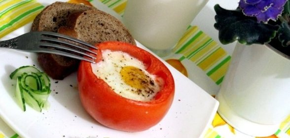 Яичница в помидорах в духовке