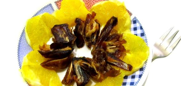 Салат апельсиновый с финиками