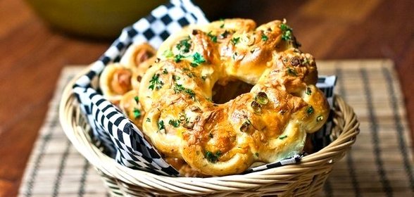 Сосиски в тесте оригинальное оформление