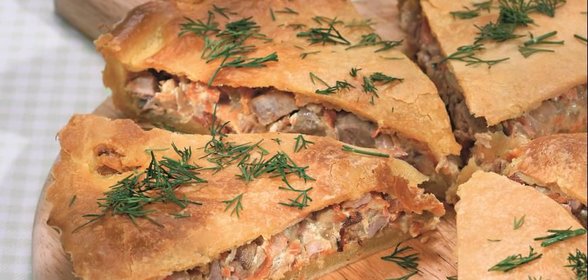 Пирог со свининой и овощами