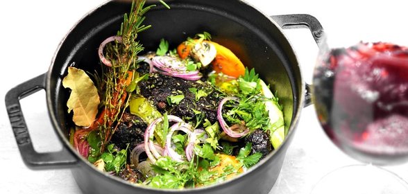 Говяжьи щеки, тушенные в красном вине