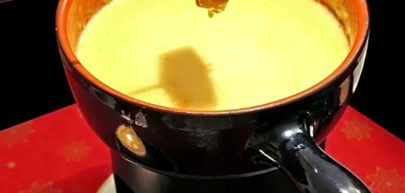 Сырное фондю с овощами