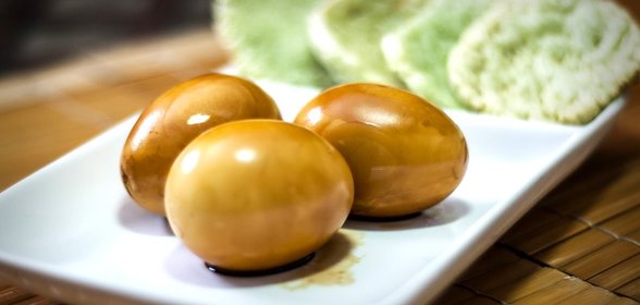 Яйца в соевом соусе