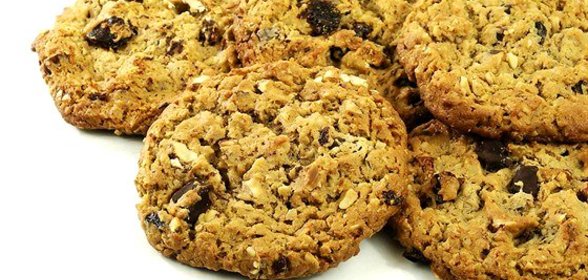 Яблочные печенья с орехами, изюмом и специями