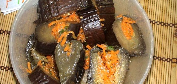 Соленые баклажаны с морковкой