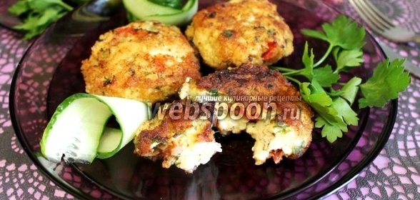 Куриные котлеты с сыром и помидорами