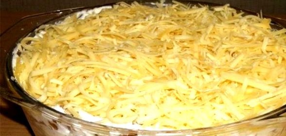 Грибной салат с курицей