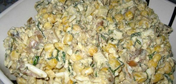 Салат с копченой мойвой