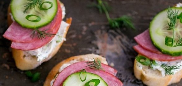 Гренки с колбасой