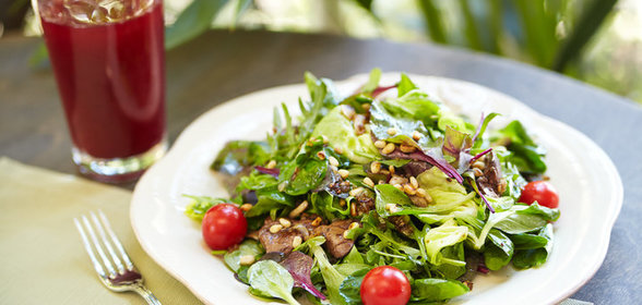 Салатный микс с куриной печенью