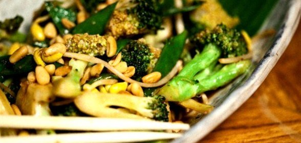 Брокколи с проростками соевых бобов